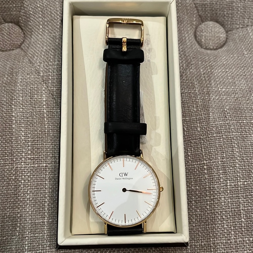 Daniel Wellington black leather watch
